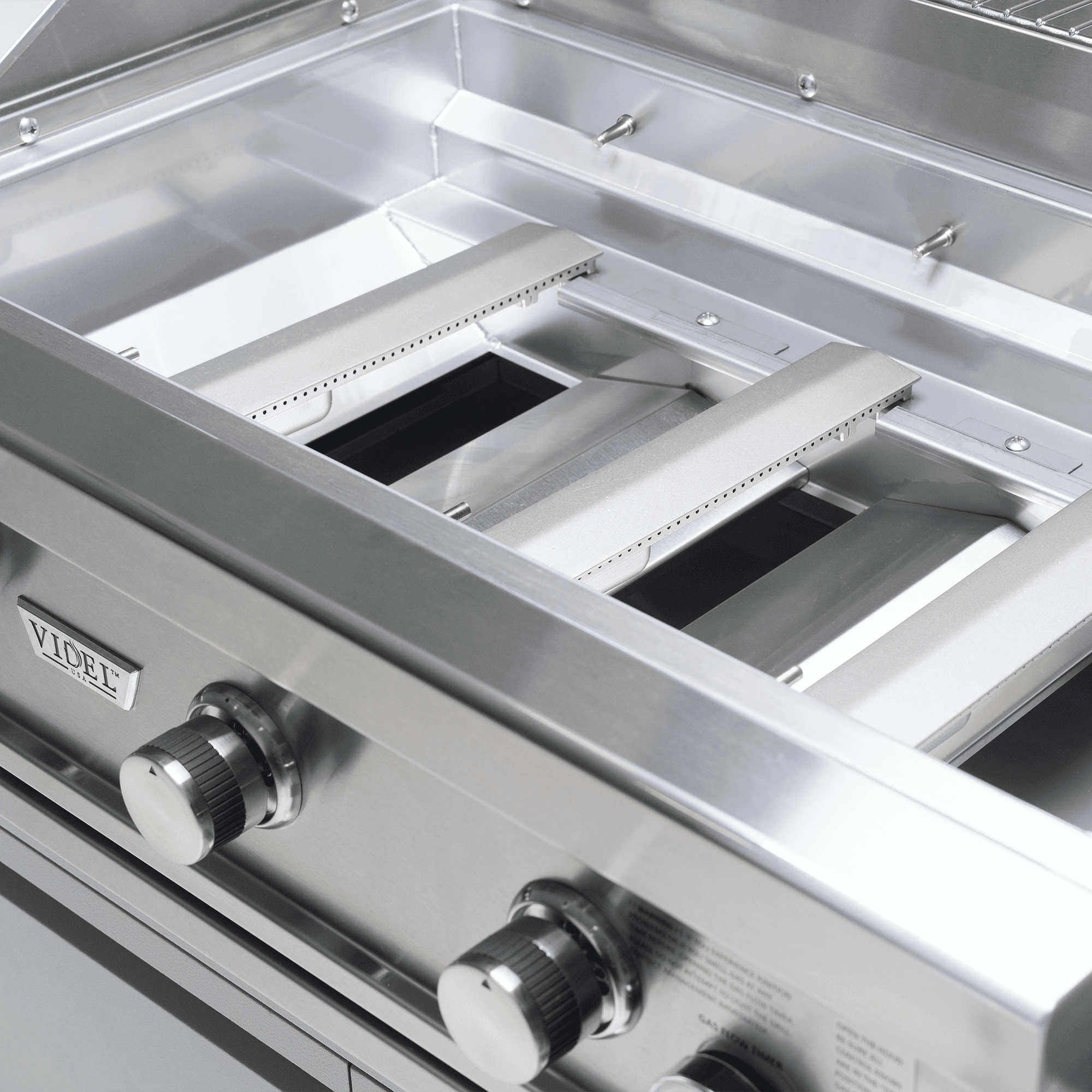 Commercial-grade stainless steel built-in grill unit