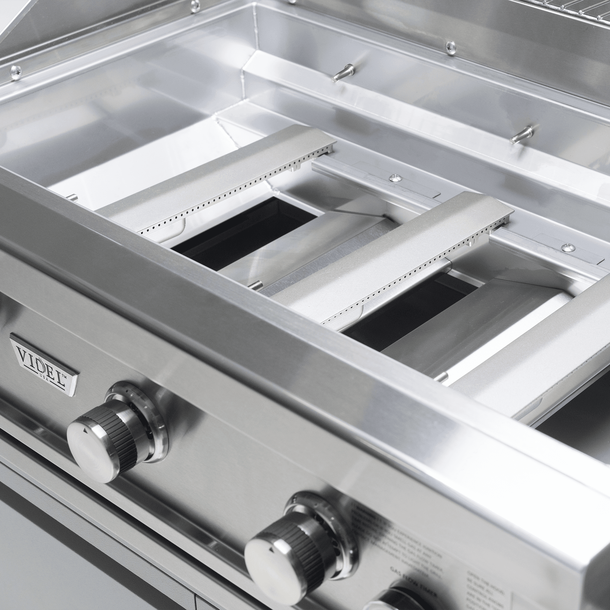 Commercial-grade stainless steel built-in grill unit